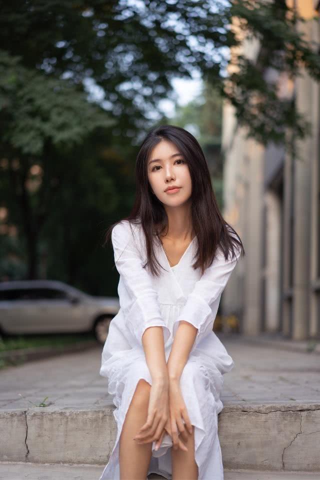 成功的人总是在保持着一种好心情，幸福的人总是在一直享受好心情