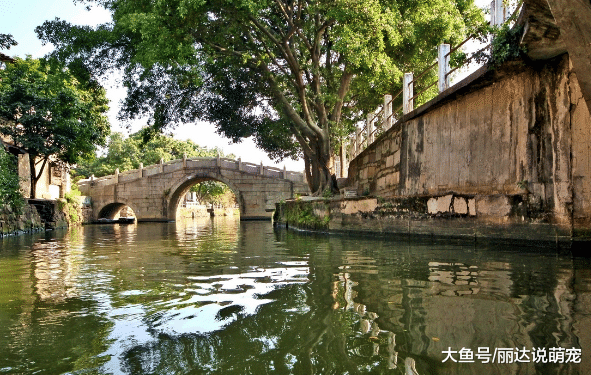 英国女孩呆在广东两年，回国后天天发牢骚：不方便，还是中国好！