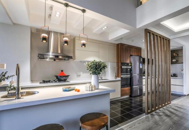 除非家里不做饭，不然厨房最好不要这么装，入住后才知被坑惨