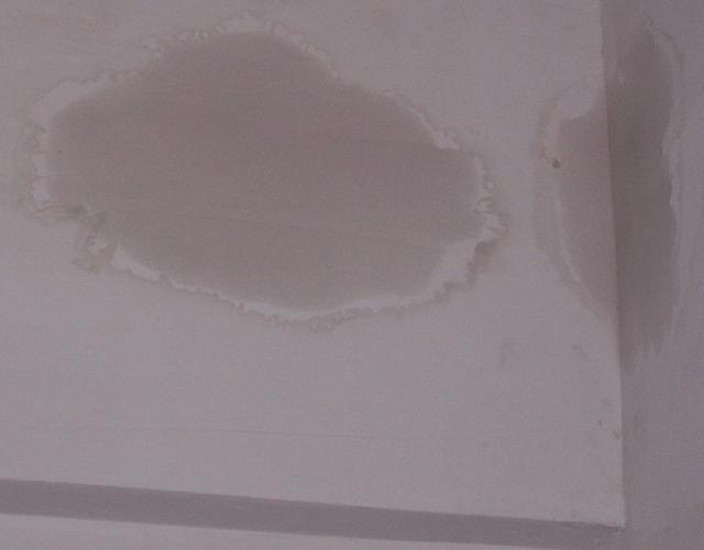 新房入住明明没有下雨，楼上却滴水下来，过来人告诉你原因