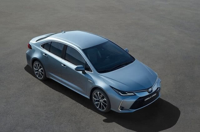 朗逸刚没火多久，19款卡罗拉来了，比奔驰漂亮，11万迷倒一片