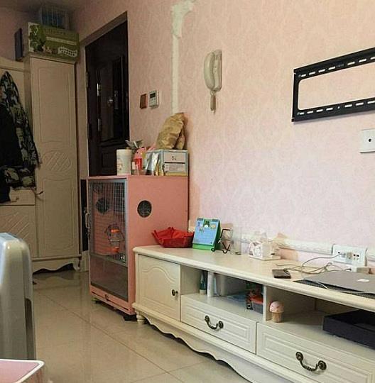 晒晒我的30平蜗居，进门就是厕所，灶台就在床边，还有更小的吗？