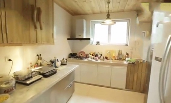 晒晒老戏骨方青卓住的豪宅，如今都退出娱乐圈了，在家安享晚年