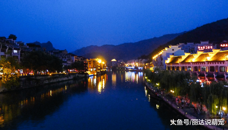 法国富家女来中国玩，天黑不敢出门，直言：中国晚上八点还能出去？