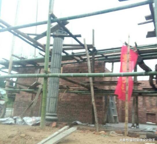 迫于城里買房貴轉而回農村建房，29萬建兩層小別墅卻美翻了一批人