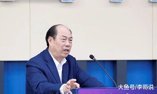 美女千金接手5000家门店，当年就亏掉3亿，为何却被称赞有能力？