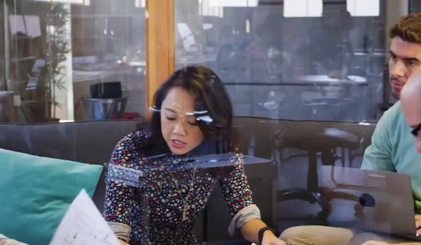 员工一个月不走18万步，就得扣工资？老板：为了他们好！