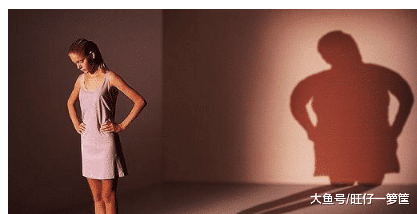 「香蕉」女子只吃苹果香蕉仅重34斤,医生:可以直接去演活死人了!