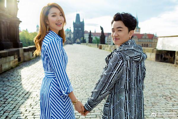 《跑男》王祖蓝女儿正面照首曝光! 网友一看放心了: 像妈妈