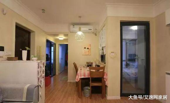 200万买套56平小户型, 为收纳电视墙上打柜子, 邻居看了都夸实用