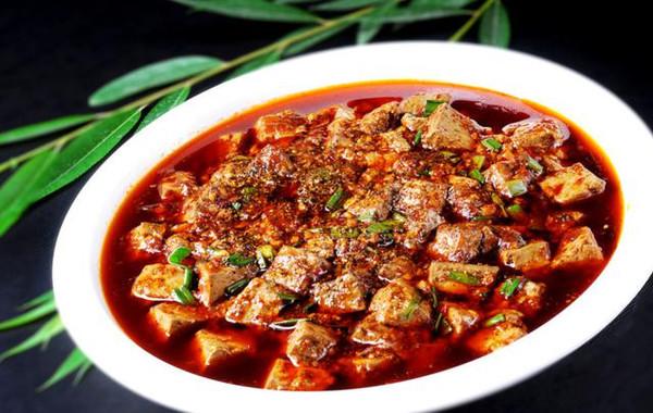 麻婆豆腐，特别好吃，老人小孩都爱吃，老婆能吃一大锅