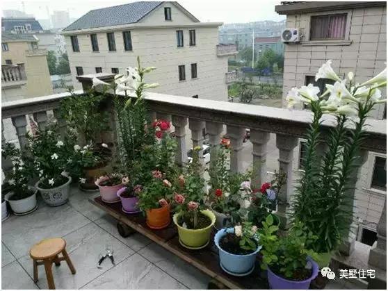 70后的他回乡建了栋别墅，主体加装修100万，邻居都很羡慕