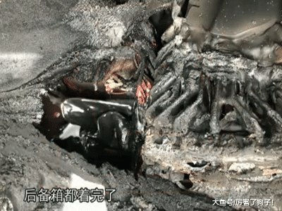 ?奔驰车行驶中突然起火，后备箱烧没了，4S店：我们不负任何责任