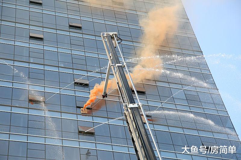 以后高层住宅怎么办？15岁学生把我“问住了”，3个问题很关键！