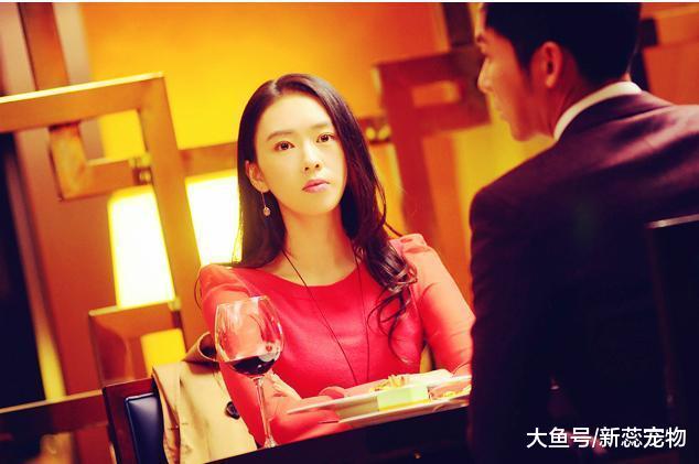 她曾被张默家暴，张国立亲自登门道歉，如今跻身一线，颜值不低