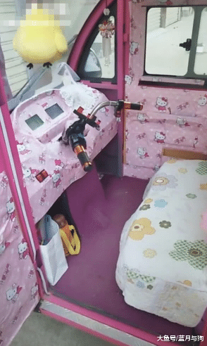 最豪华的电动三轮车，看到里面的内饰，网友：你这是跑车吧