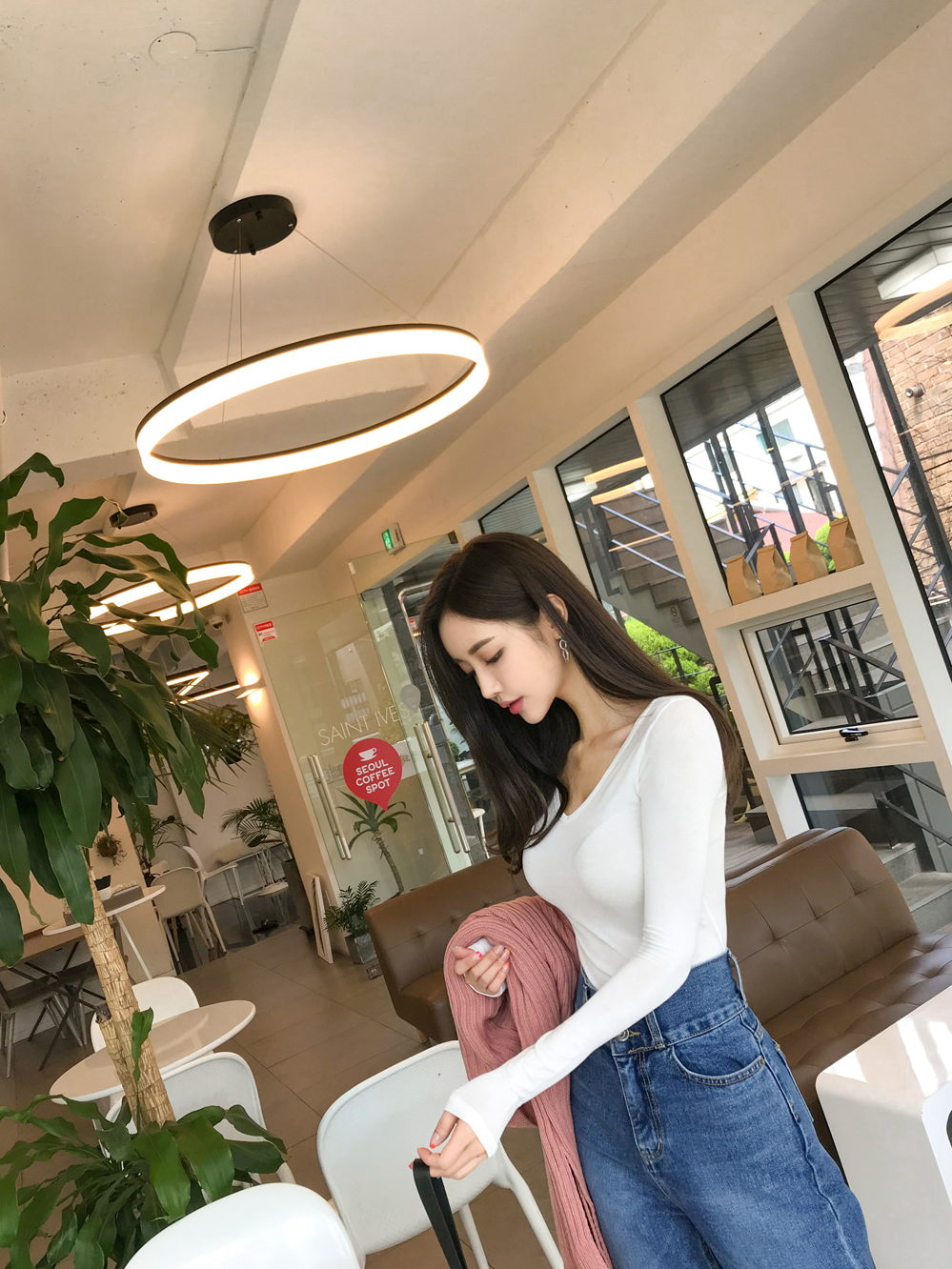 時尚穿搭，身材豐腴的小姐姐，清新可人盡顯女人別樣韻味