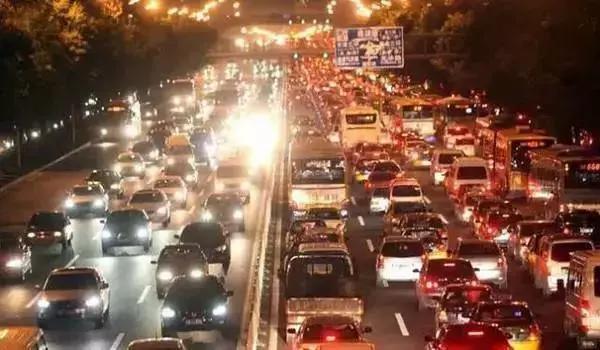 突然发现…上海好像没那么堵了