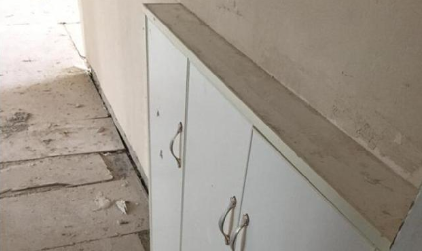 邻居强烈建议鞋柜这样处理，可当我看到后，却感觉很闹心