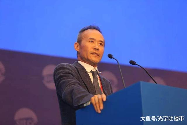 高房价下房地产开发商大佬建议，年轻人有钱也不要急着买房子