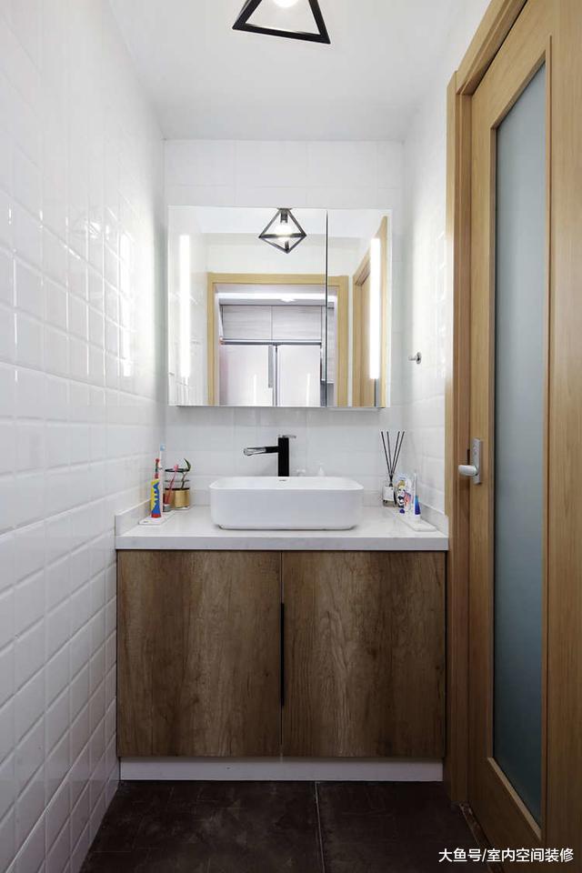 60㎡住一家三口，每1㎡都被安排得明白，麻雀虽小五脏俱全