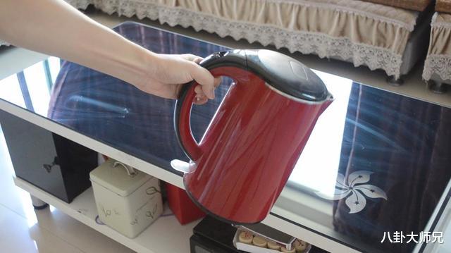 不管茶几有多大，这3样东西不能放茶几上，真不是迷信，都看看吧