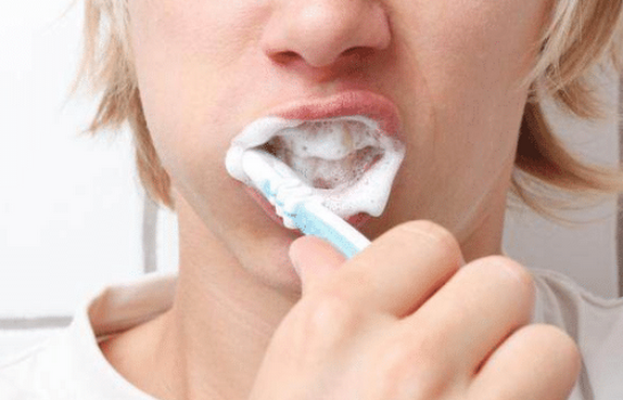 时尚好物官 牙膏要“打湿”后才能刷？不少人做错了，难怪牙齿怎么也刷不白