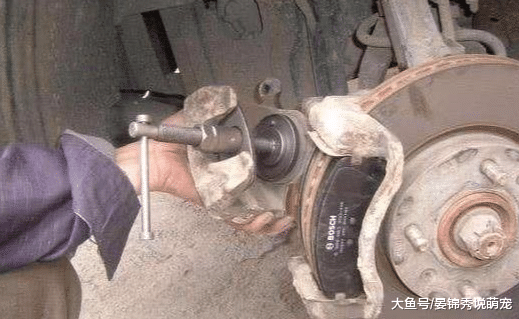 刹车失灵前，会出现这6个征兆，生命仅仅只有一次，别让粗心害了你！