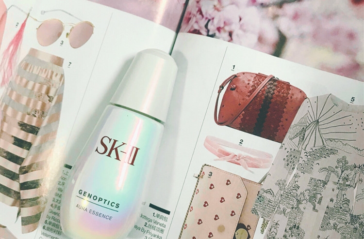 黄黑皮逆袭！美白精华助攻发光肌