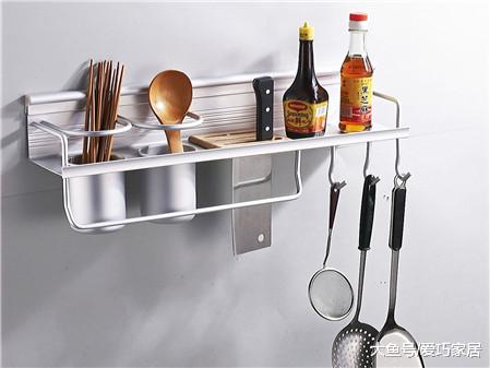 越来越多人厨房不装吊柜了，有钱人都潮流这样做，太聪明了