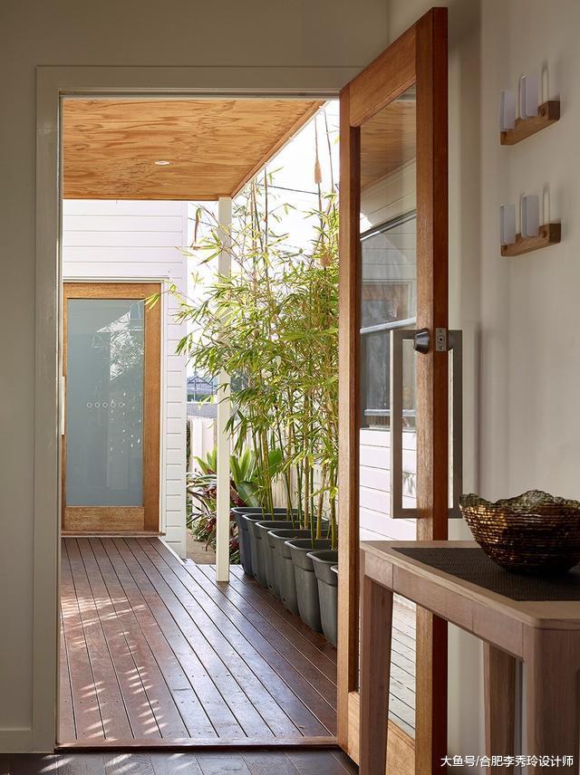 200平大房子中间一刀切, 变成两套复式小洋楼, 中间腾出一个庭院