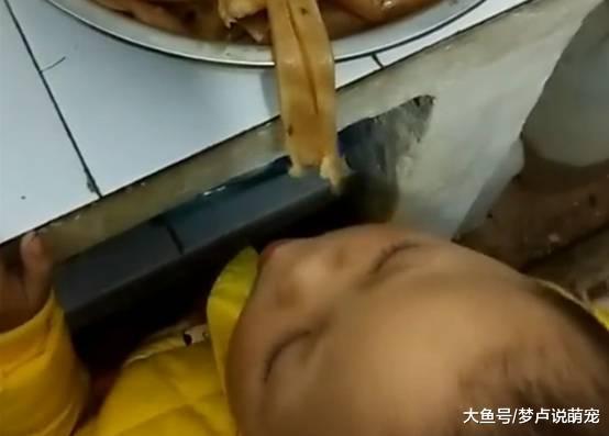妈妈发现宝宝不见了，找到宝宝时妈妈哭笑不得