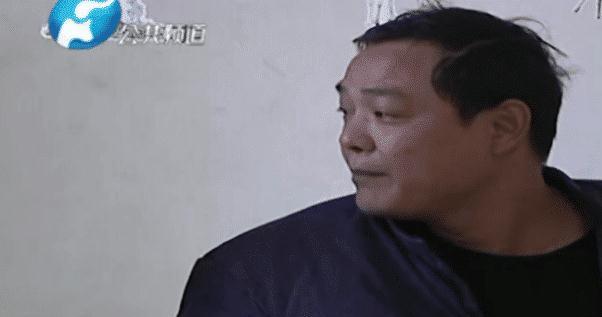 43岁高龄孕妇被丈夫公婆殴打致胎死腹中，女子为泄恨连砍丈夫5刀