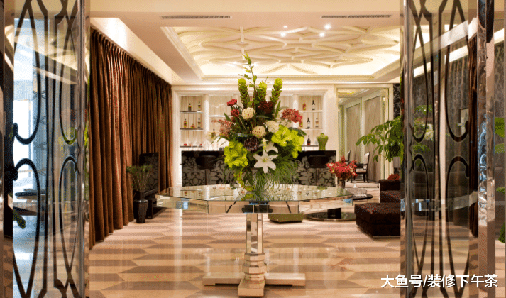 原来瓷砖这样贴才最结实，包工头信誓旦旦承诺用30年没有问题！