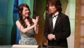 黄子华|1个月连开26场演出,半个娱乐圈明星为他疯狂,周润发现场助阵