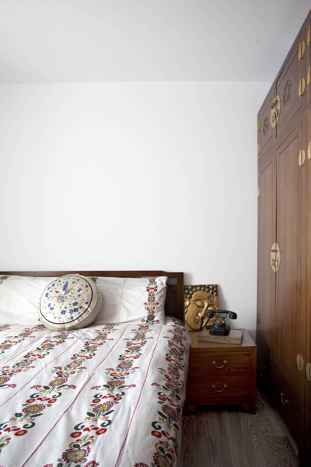 粗犷与文艺的碰撞，特别美的家，一个玄关就让人喜欢得不得了