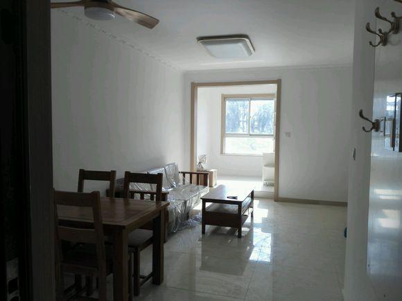 在乡下给父母买的养老房，虽然简单但是很实用，他们很满意！