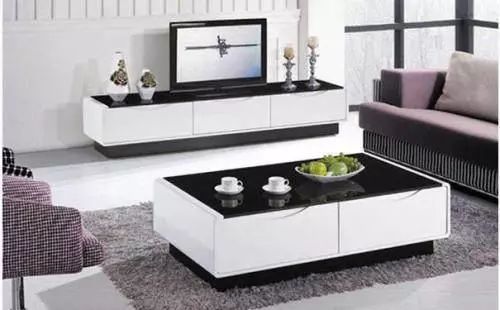 越来越多人不在客厅放茶几了，现在流行这么布置，太聪明了！