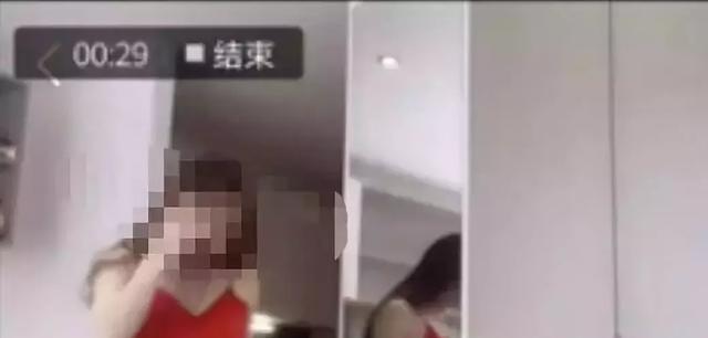 直播换衣，镜子背锅！虎牙女主播惨遭A类，被永久封禁？