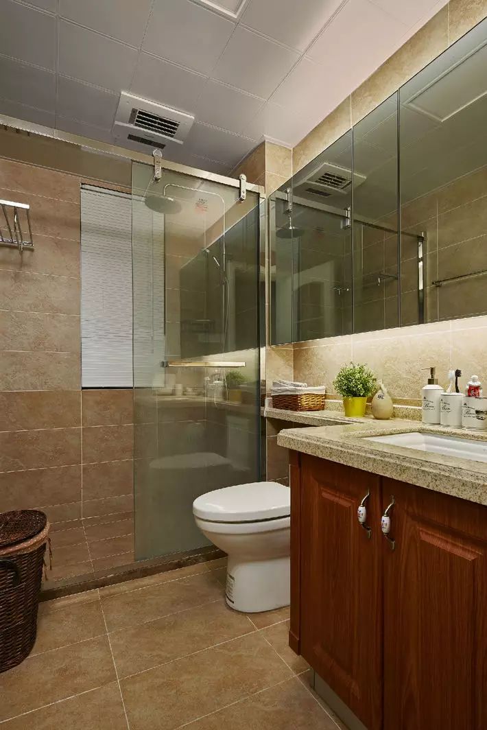 小户型卫生间也要干湿分离，做个淋浴房超级棒！