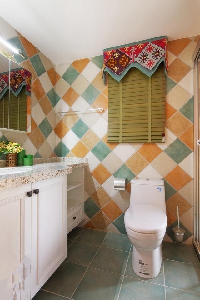 老婆把客厅装成了电影院，朋友们看过后，都说以后电影票都省了