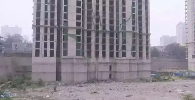 南花园商业步行街等两大项目将迎拆迁 卓升尚郡烂尾8年 能住上吗?