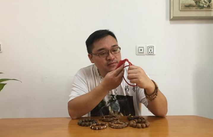 女友分手前“送”男子鐵棒：鐵棒磨成針我就嫁，179天鐵棒已變形
