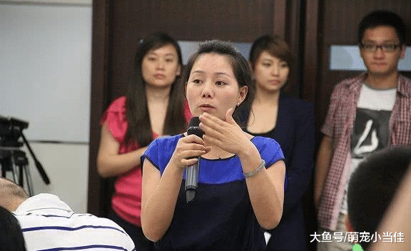 海底捞最牛服务员身家30亿, 网友: 我跟老板14年, 老板欠我几万