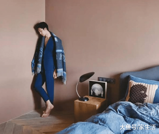 带你参观井柏然的豪宅：装修像个工厂一样，这种风格真欣赏不来