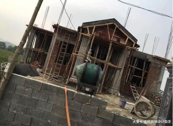砸32万建房, 建房期间烦心事太多憋不住想发火, 和父母大吵一架