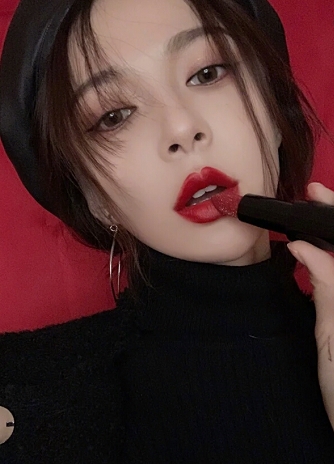 被称为“贵妇级”的口红，却因价格太低被看不起，李佳琦：效果碾压阿玛尼！