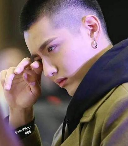 吴彦祖堪称“寸头界”的鼻祖！胡歌简直不得了，不过他的寸头更帅