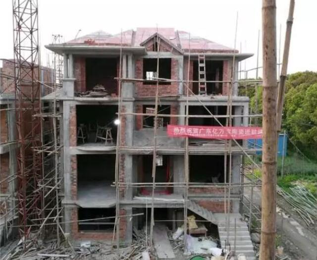 90后回乡盖别墅，统一规划，村里清一色的别墅，比城里生活舒服！