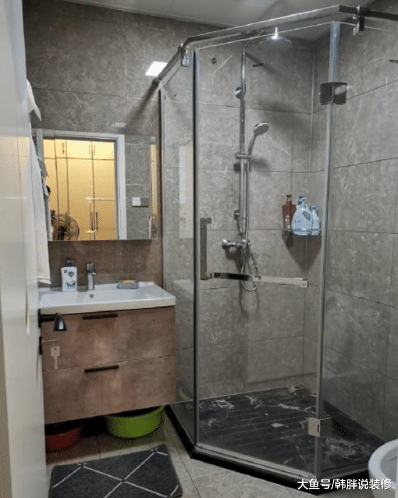 155㎡精装大四房，花了近50万承包给工程队，最爱附送的小露台